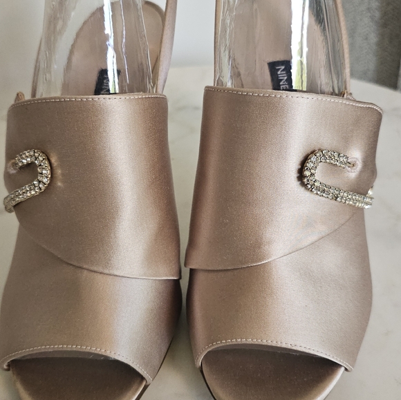 Nine west pump. New in box. Size 8.5. Nude/natural color. - Picture 8 of 14